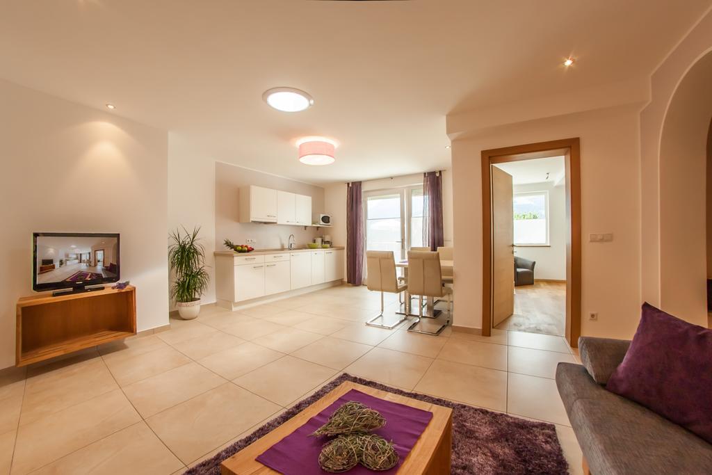 Pension Verdinserhoehe Schenna Room photo