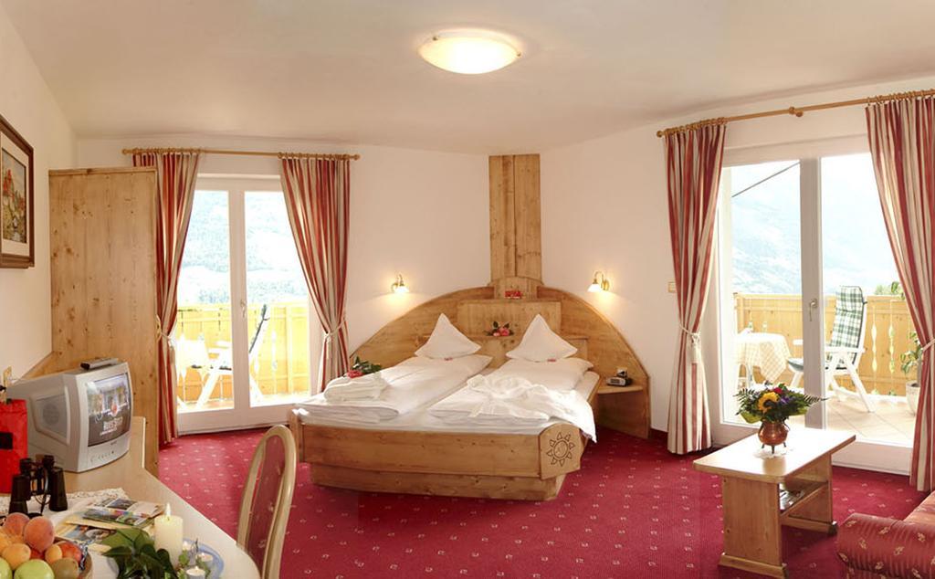 Pension Verdinserhoehe Schenna Room photo