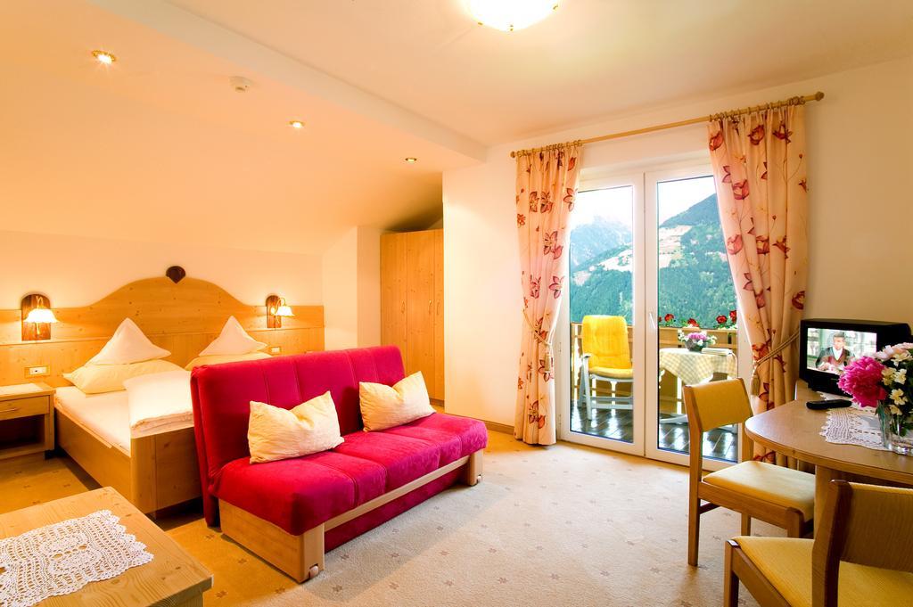 Pension Verdinserhoehe Schenna Room photo