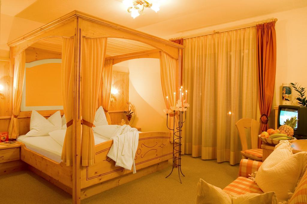 Pension Verdinserhoehe Schenna Room photo